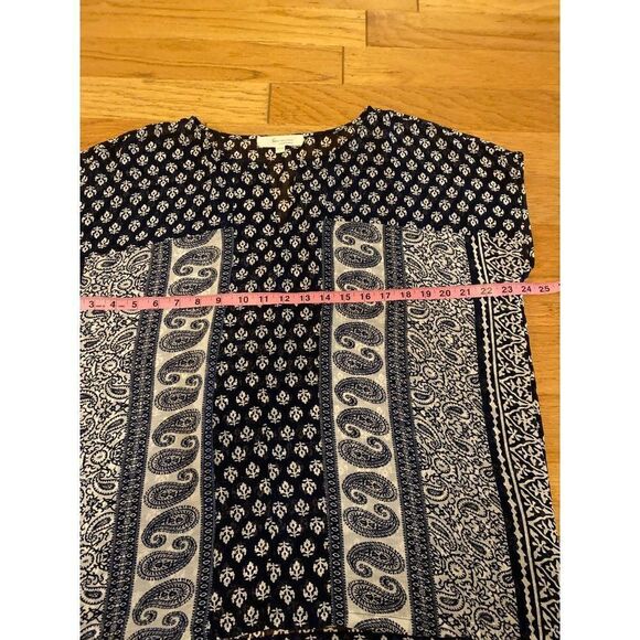 Two by Vince Camuto women's blue patterned sheer cap sleeve blouse size large - Picture 5 of 9